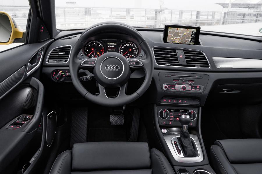 Торпедо Audi Q3 2.0 TDI Quattro (8U) 2015 года  (WW) (фото 3 из 30)